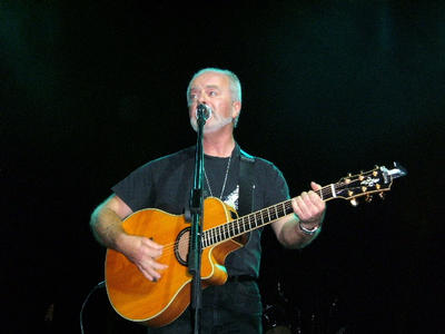 As the Moon goes around the Earth by Steve Ashcroft (UK)