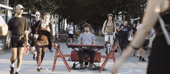 Free Seat by Pedro Carneiro Silva (Brazil) and Ardalan Aram (Iran/Germany)